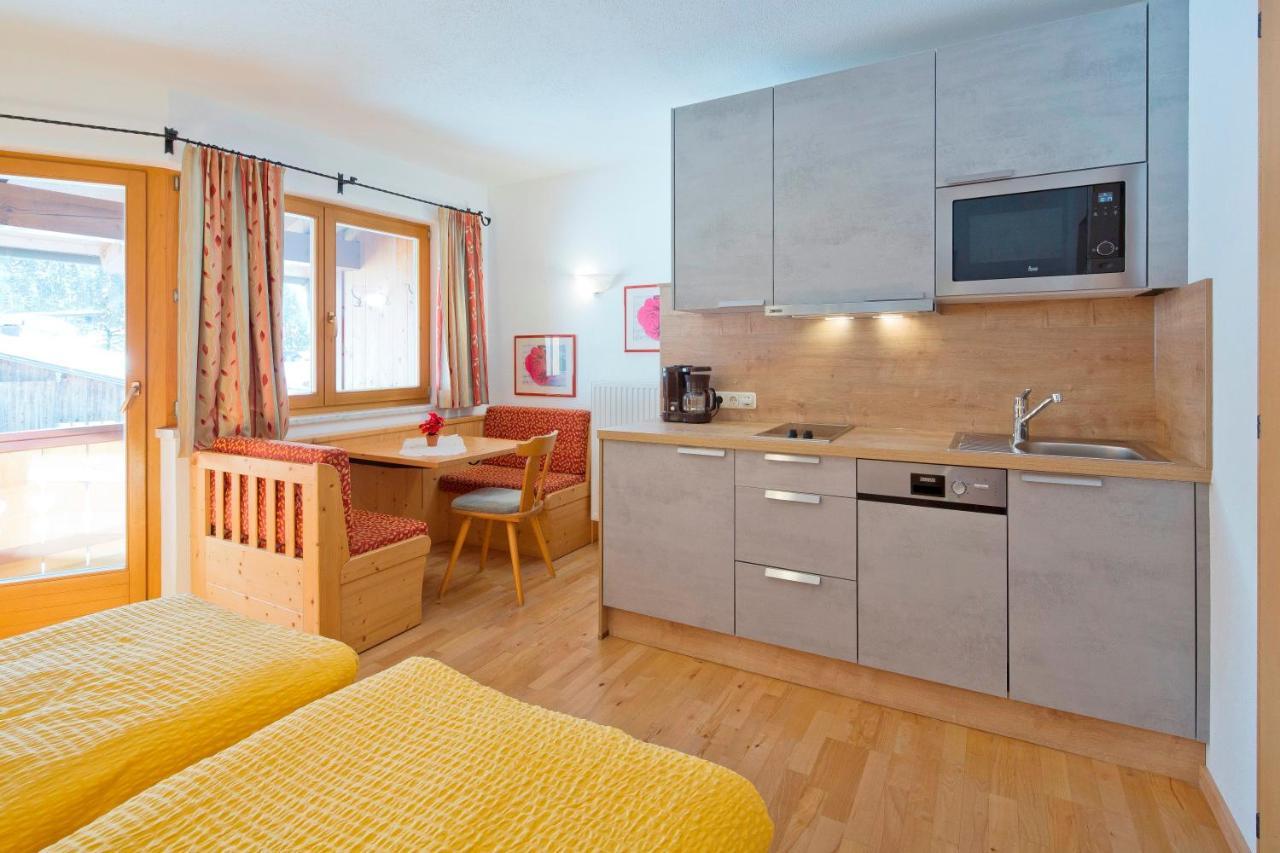 Ferienwohnung Saalbach ฟีบาบรุนน์ ภายนอก รูปภาพ
