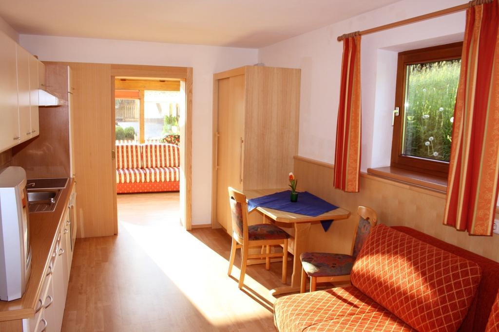 Ferienwohnung Saalbach ฟีบาบรุนน์ ห้อง รูปภาพ